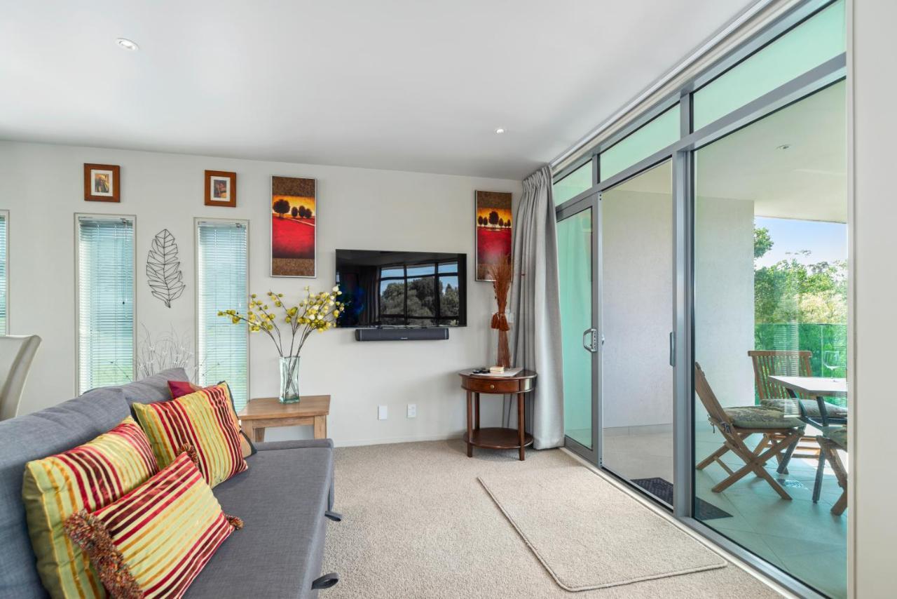 Two Views Taupo Apartment Exterior foto